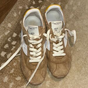 ONCEPT Women's Tan Suede Sneakers